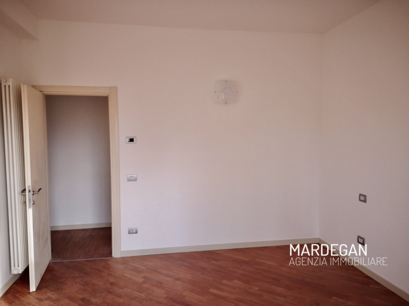 Vi proponiamo in esclusiva questo splendido quadrilocale, l’immobile risulta attualmente AFFITTAT...