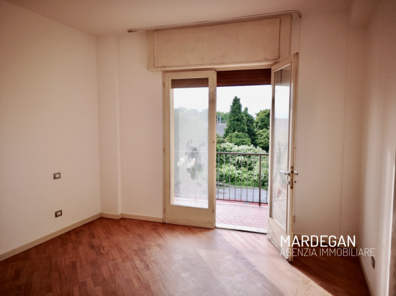 Vi proponiamo in esclusiva questo splendido quadrilocale, l’immobile risulta attualmente AFFITTAT...