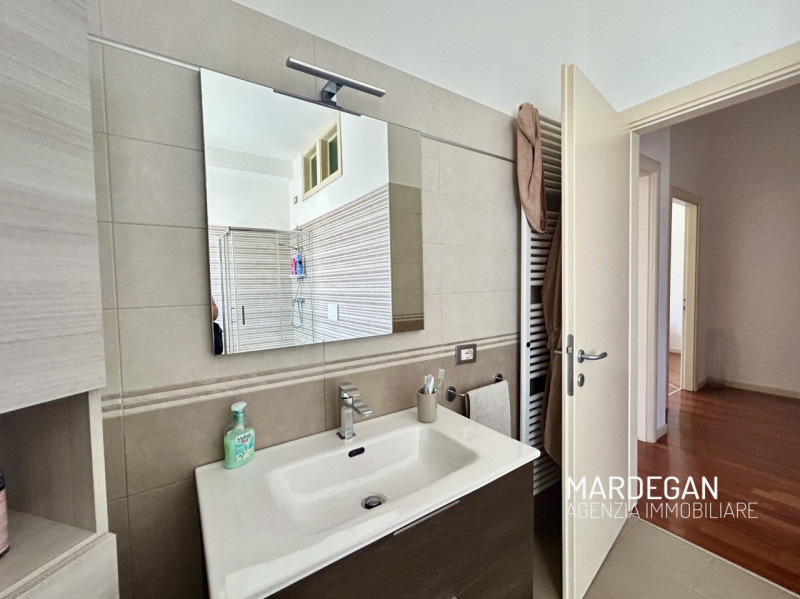 Vi proponiamo in esclusiva questo splendido quadrilocale, l’immobile risulta attualmente AFFITTAT...