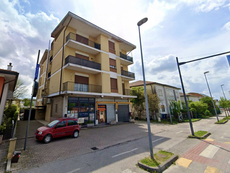 Vi proponiamo in esclusiva questo splendido quadrilocale, l’immobile risulta attualmente AFFITTAT...