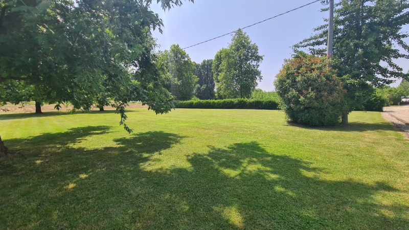 A San Giorgio delle Pertiche, lungo la strada del Santo, a meno di 20 km da Padova e Castelfranco...