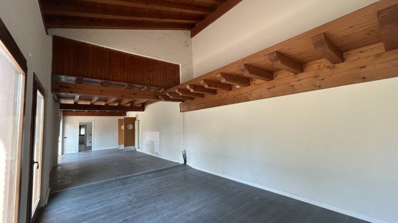 A San Giorgio delle Pertiche, lungo la strada del Santo, a meno di 20 km da Padova e Castelfranco...