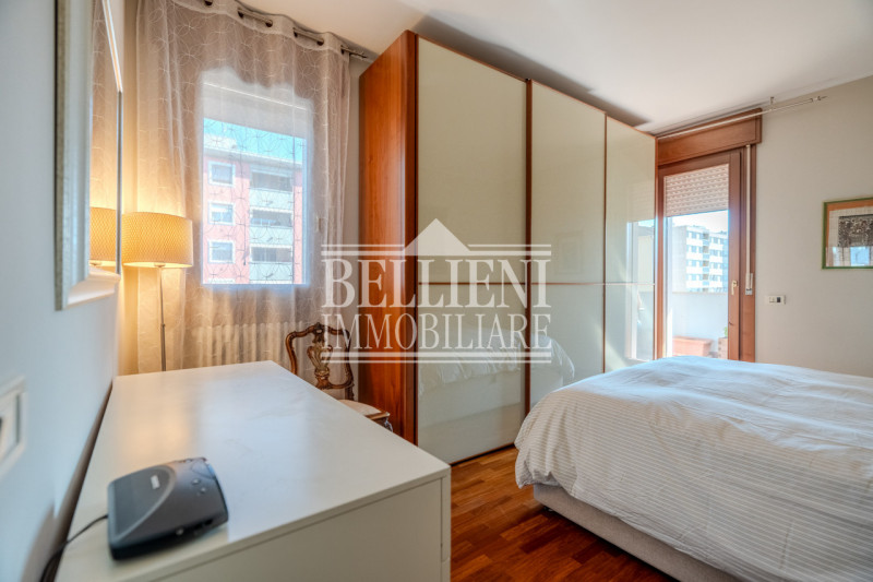 MERCATO NUOVO: In zona ben servita e comoda al Centro Storico, proponiamo in locazione uno spazio...