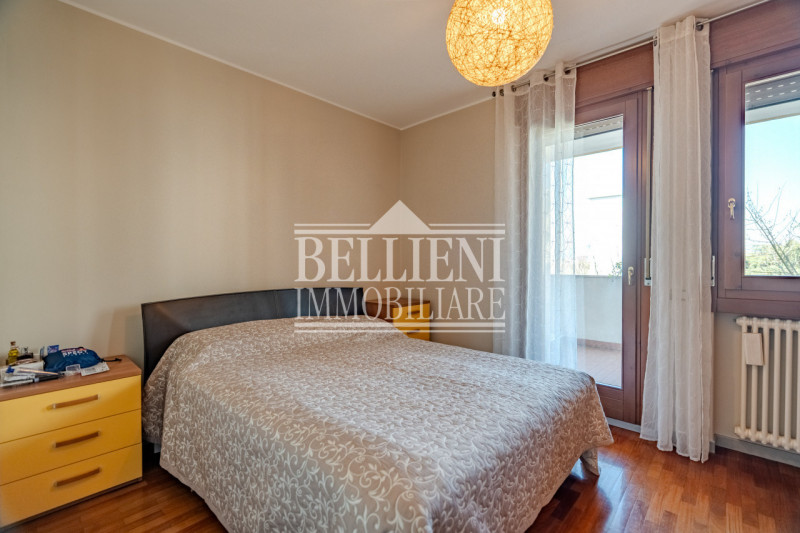 MERCATO NUOVO: In zona ben servita e comoda al Centro Storico, proponiamo in locazione uno spazio...