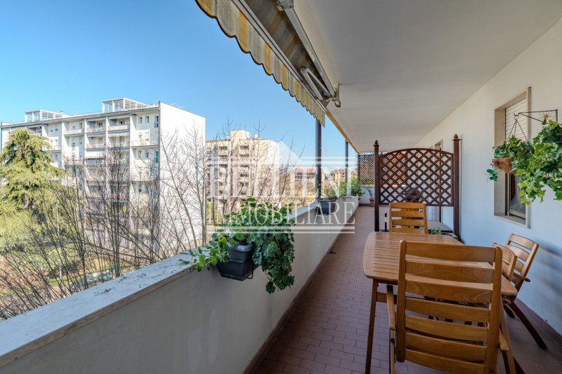 MERCATO NUOVO: In zona ben servita e comoda al Centro Storico, proponiamo in locazione uno spazio...