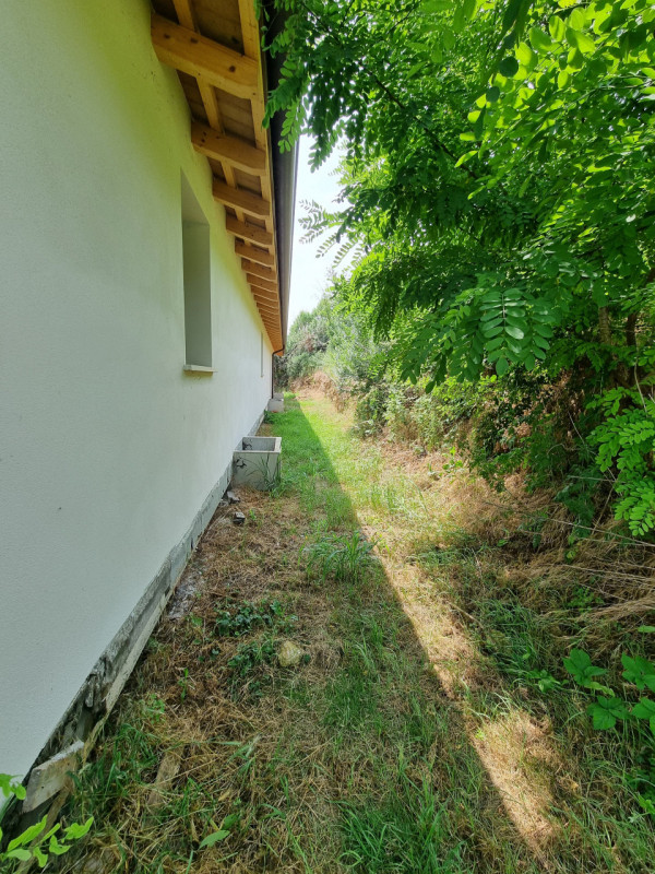 Orgiano (VI), appena fuori dal centro del paese, proponiamo in Vendita particolare Casa Singola n...