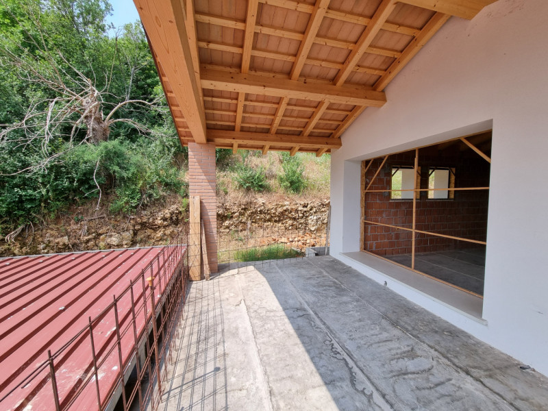 Orgiano (VI), appena fuori dal centro del paese, proponiamo in Vendita particolare Casa Singola n...