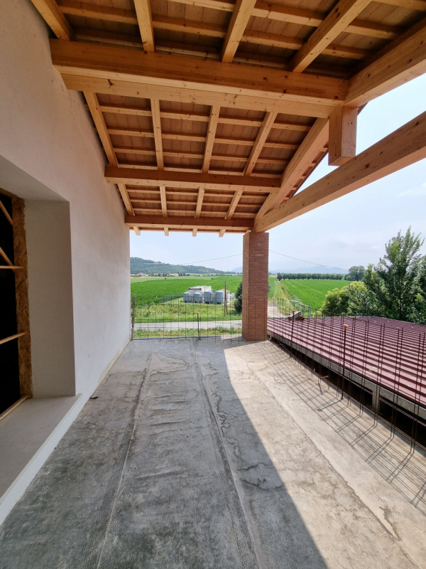 Orgiano (VI), appena fuori dal centro del paese, proponiamo in Vendita particolare Casa Singola n...