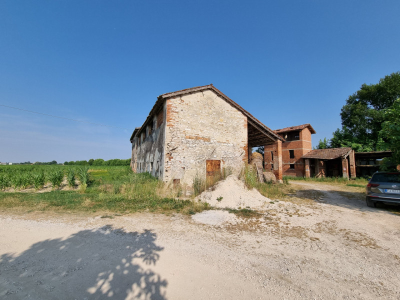 Nanto (VI), Frazione Bosco di Nanto, in aperta campagna tra i Colli Berici ed Euganei proponiamo ...
