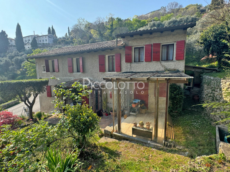 Rif. V5310 - Asolo, rustico da ristrutturare in vendita a pochi passi dal cuore dell’antico borgo...