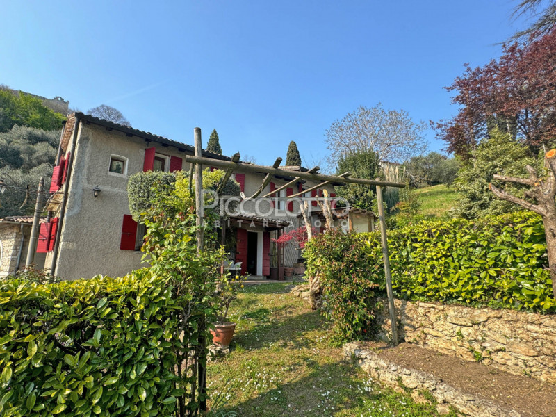 Rif. V5310 - Asolo, rustico da ristrutturare in vendita a pochi passi dal cuore dell’antico borgo...