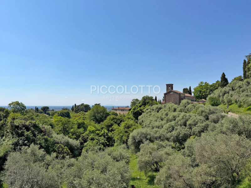 Rif. V5310 - Asolo, rustico da ristrutturare in vendita a pochi passi dal cuore dell’antico borgo...