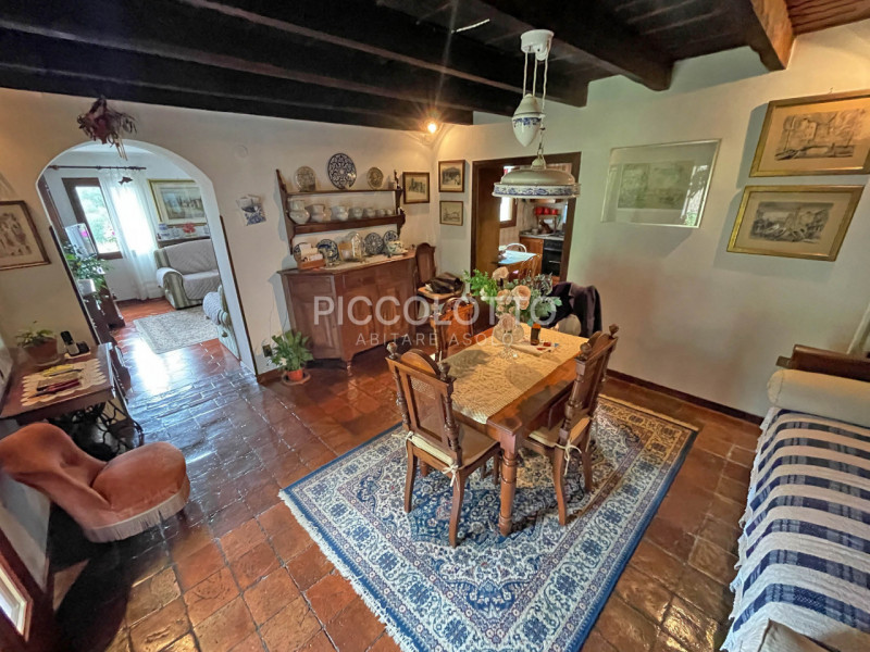 Rif. V5310 - Asolo, rustico da ristrutturare in vendita a pochi passi dal cuore dell’antico borgo...