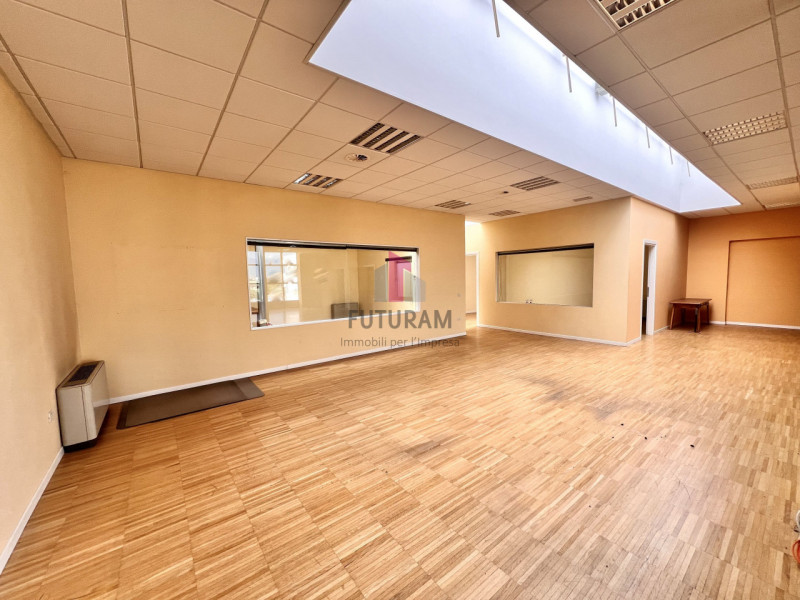 Tra DUEVILLE e POVOLARO – RIF. 583FUTURAM - Per info 0444/310220

All’interno di recente zona art...