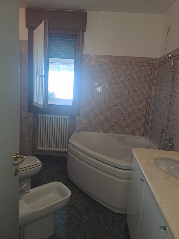 Nel cuore del rinomato quartiere Mercato Nuovo, presentiamo un'imperdibile opportunità di acquist...