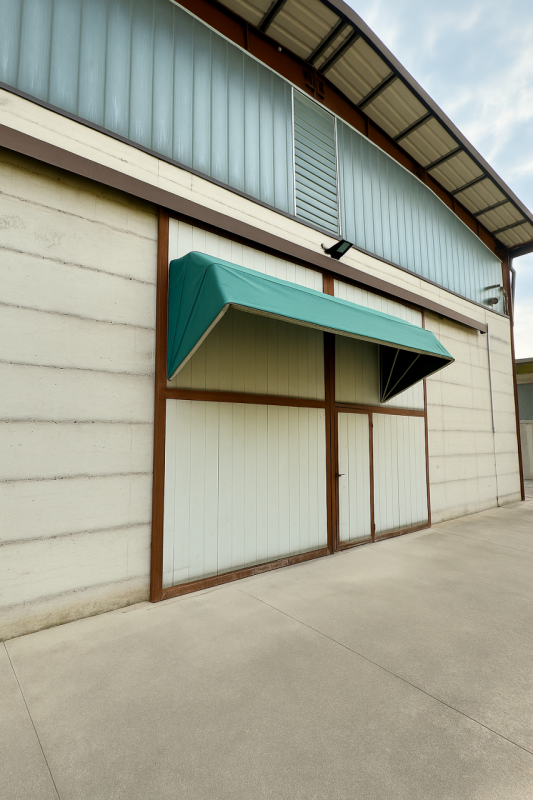 CASELLE DI SELVAZZANO: Proponiamo in vendita capannone artigianale sviluppato su un unico livello...