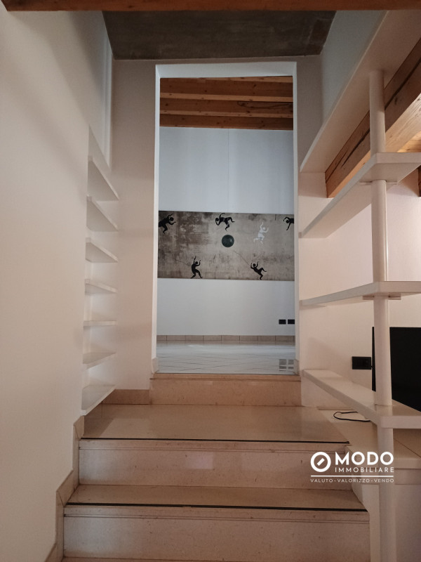 Hai un’idea di business? Realizzala nel cuore di Vicenza!
In Piazza delle Erbe, con vista diretta...