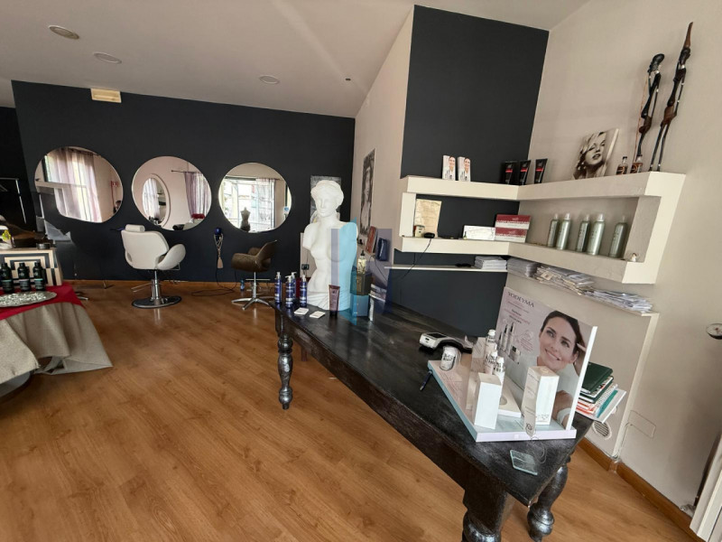 Brescia Vendita Attivita commerciale parrucchiere uomo/donna