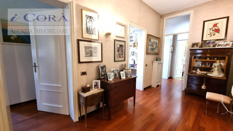 Selvazzano Dentro San Domenico, Splendida Villa di generose dimensioni con ampio studio di circa ...