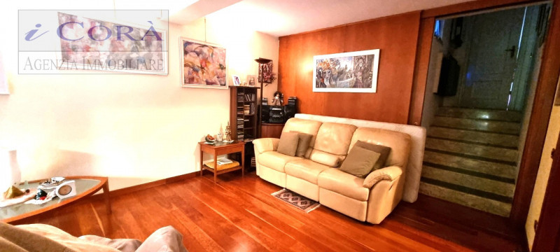 Selvazzano Dentro San Domenico, Splendida Villa di generose dimensioni con ampio studio di circa ...