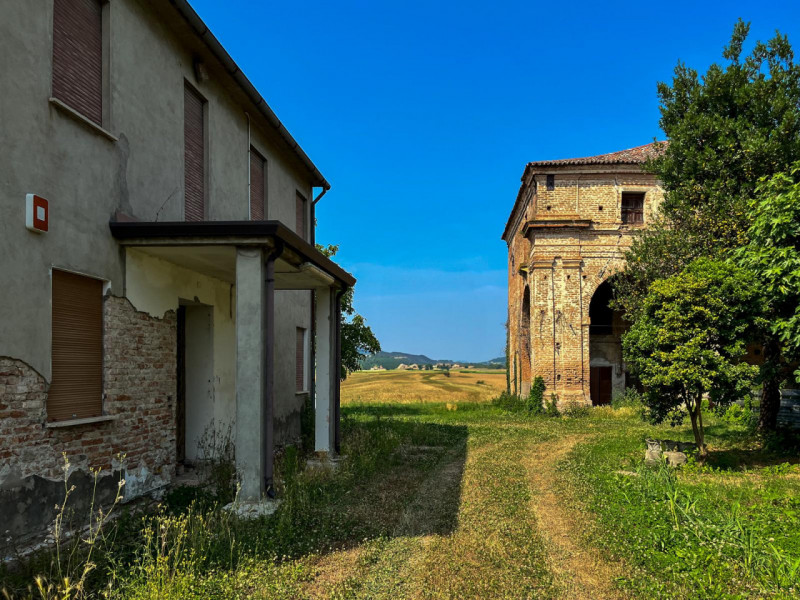 (Per INFO Vittorio 3517343301) Stai cercando un luogo dove vivere immerso nella bellezza dei Coll...
