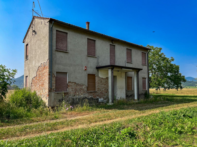 (Per INFO Vittorio 3517343301) Stai cercando un luogo dove vivere immerso nella bellezza dei Coll...