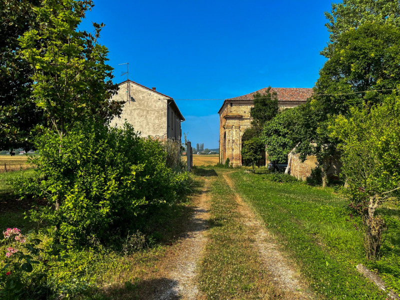 (Per INFO Vittorio 3517343301) Stai cercando un luogo dove vivere immerso nella bellezza dei Coll...