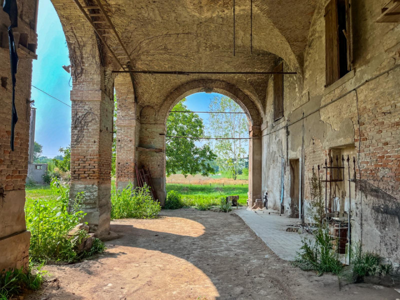 (Per INFO Vittorio 3517343301) Stai cercando un luogo dove vivere immerso nella bellezza dei Coll...