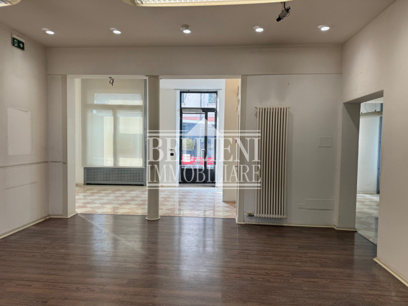 BORGO BERGA/VIALE MARGHERITA 113: in posizione strategica e dalla grande visibilità fronte strada...