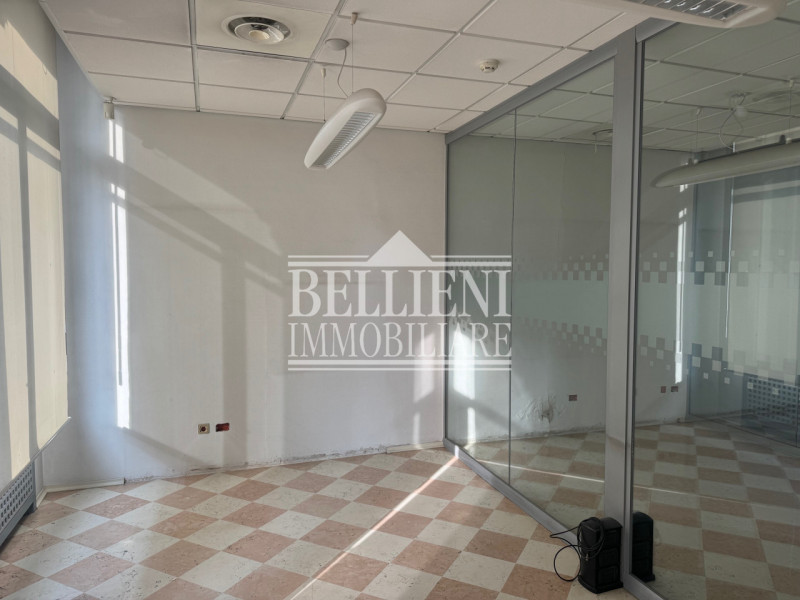 BORGO BERGA/VIALE MARGHERITA 113: in posizione strategica e dalla grande visibilità fronte strada...