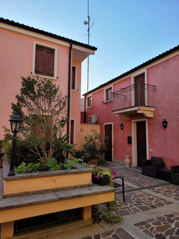 SAN GIOVANNI/DUOMO

Presentiamo un'elegante e spaziosa soluzione abitativa nel cuore della zona d...