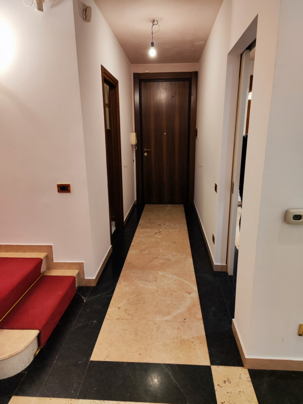 SAN GIOVANNI/DUOMO

Presentiamo un'elegante e spaziosa soluzione abitativa nel cuore della zona d...