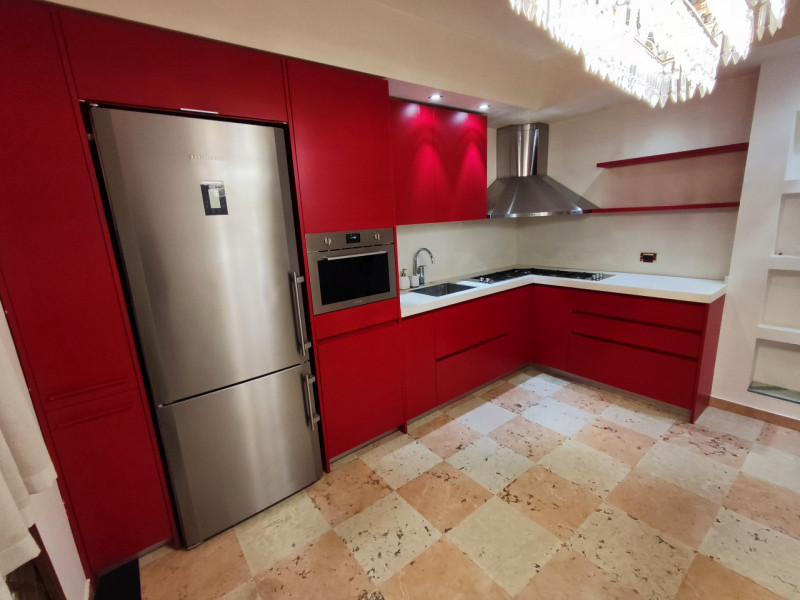 SAN GIOVANNI/DUOMO

Presentiamo un'elegante e spaziosa soluzione abitativa nel cuore della zona d...