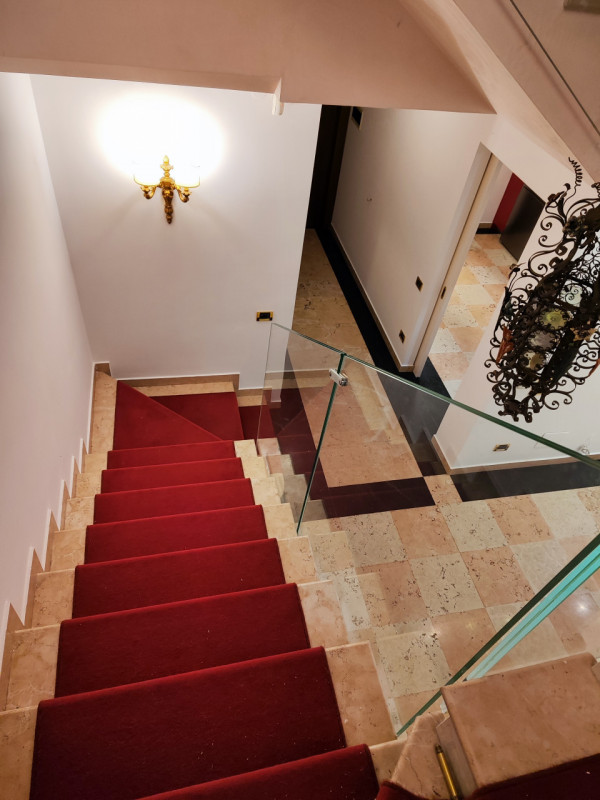 SAN GIOVANNI/DUOMO

Presentiamo un'elegante e spaziosa soluzione abitativa nel cuore della zona d...