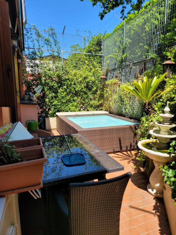 SAN GIOVANNI/DUOMO

Presentiamo un'elegante e spaziosa soluzione abitativa nel cuore della zona d...