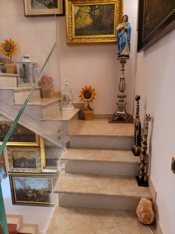 SAN GIOVANNI/DUOMO

Presentiamo un'elegante e spaziosa soluzione abitativa nel cuore della zona d...