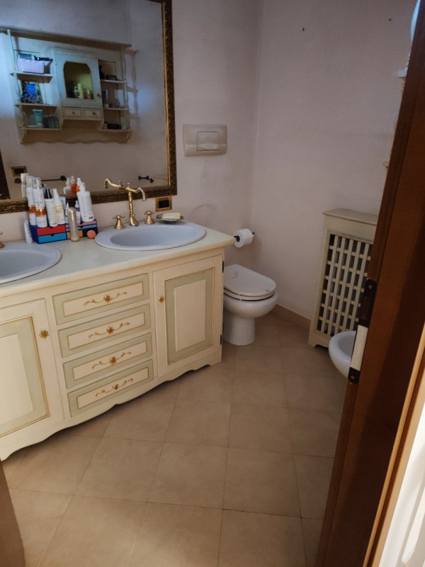 SAN GIOVANNI/DUOMO

Presentiamo un'elegante e spaziosa soluzione abitativa nel cuore della zona d...