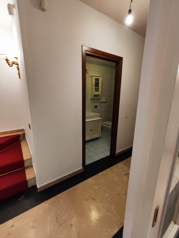 SAN GIOVANNI/DUOMO

Presentiamo un'elegante e spaziosa soluzione abitativa nel cuore della zona d...