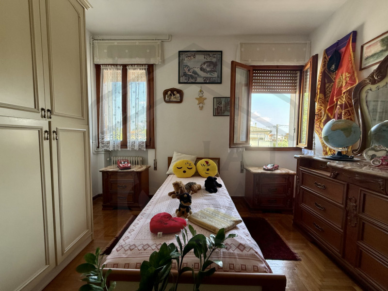 MONTEGROTTO TERME - In tranquillo contesto residenziale ma comodo a tutti servizi, nella zona di ...