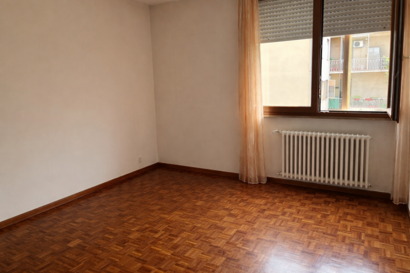 In vendita a Vicenza, nel rinomato quartiere di Sant’Andrea, proponiamo un appartamento quadriloc...