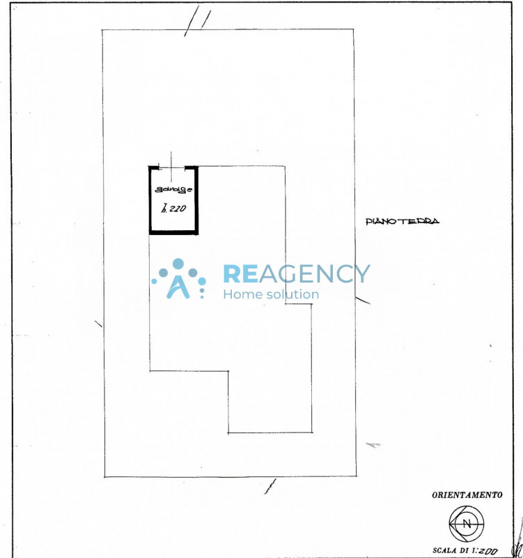 In vendita a Vicenza, nel rinomato quartiere di Sant’Andrea, proponiamo un appartamento quadriloc...