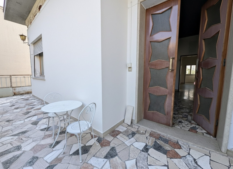 Rif. BC128  (per info 392 3361100 Beatrice)

In un contesto residenziale tranquillo, composto pre...