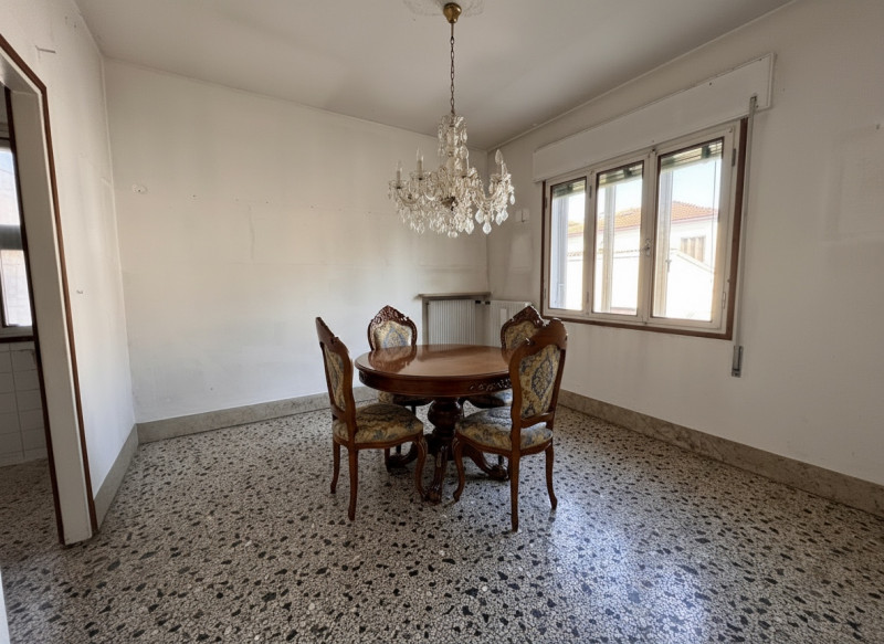 Rif. BC128  (per info 392 3361100 Beatrice)

In un contesto residenziale tranquillo, composto pre...