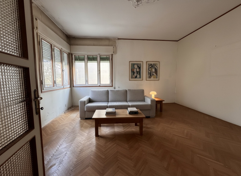 Rif. BC128  (per info 392 3361100 Beatrice)

In un contesto residenziale tranquillo, composto pre...