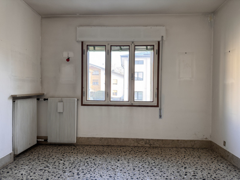 Rif. BC128  (per info 392 3361100 Beatrice)

In un contesto residenziale tranquillo, composto pre...