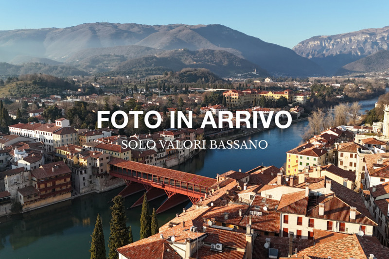 Rif. BC128  (per info 392 3361100 Beatrice)

In tranquillo contesto residenziale, composto preval...