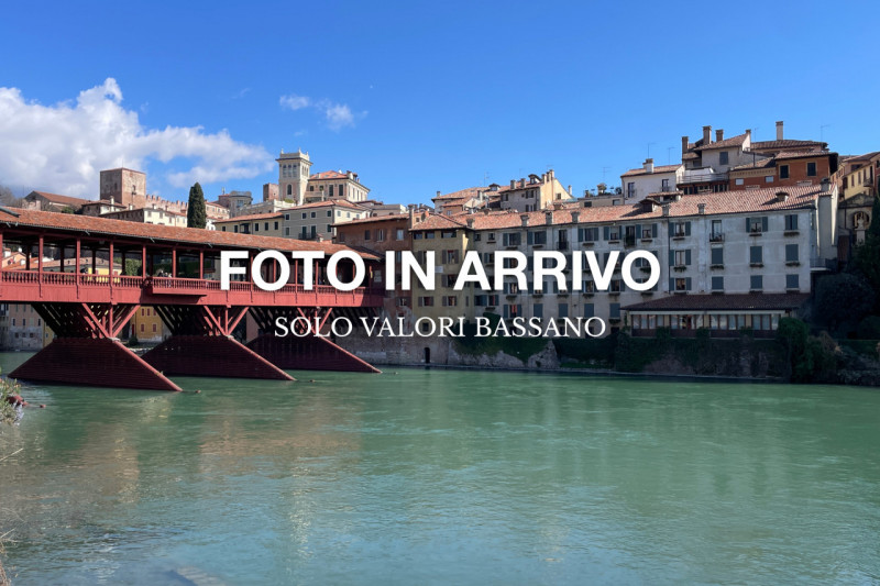 Rif. BC128  (per info 392 3361100 Beatrice)

In tranquillo contesto residenziale, composto preval...