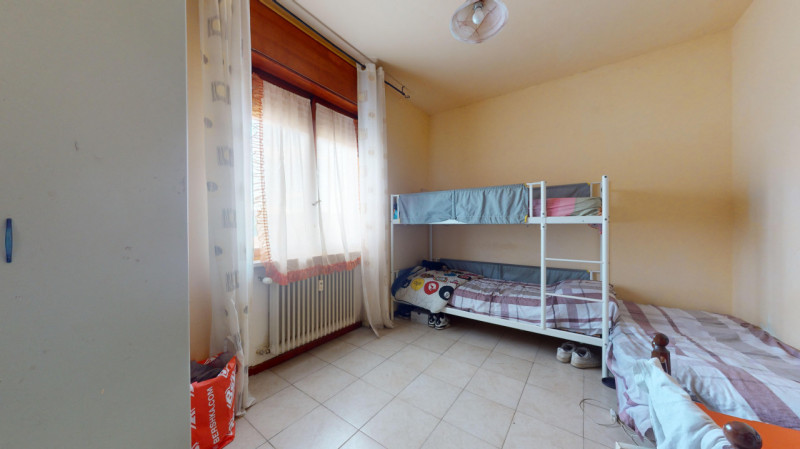 SAN LAZZARO – BICAMERE CON TERRAZZO E GARAGE: In zona San Lazzaro, comoda a tutti i principali se...