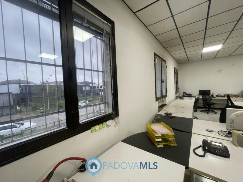 Immobile in esclusiva al Gruppo Padova MLS
Nel cuore pulsante della zona produttiva di Limena, pr...
