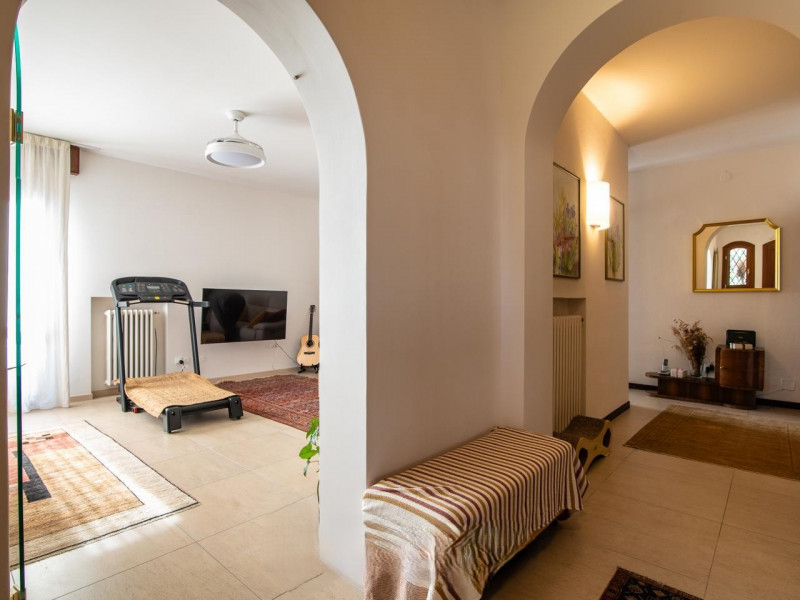 Porzione di bifamiliare ideale per famiglie che desiderano una casa pronta da abitare e dotata di...